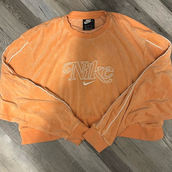Nike Crop Crewneck - Picture 1 of 1